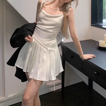 2023 Új nyári fehér spagetti pántos ruha nőknek Pure Temptation Style ujjatlan rakott szexi rövid ruha
