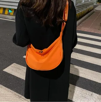 Női táska Nagy kapacitású Messenger táska Alkalmi egyszínű Oxford kendő Egyszerű gombóc táska Egyvállas táska Mellkastáska